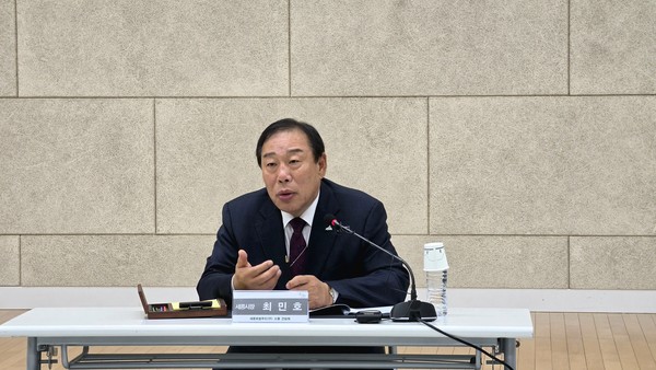                                                             최민호 세종특별자치시장